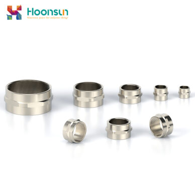 Metal internal thread connection sleeve